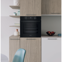 Built-in electric oven Indesit, black