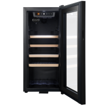 Wine cellar with built-in air vacuum La Sommeliere