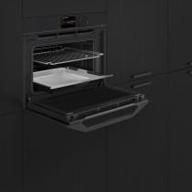 Built-in oven