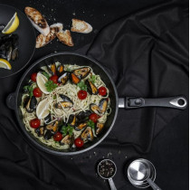 Induction frying pan Ø 26 cm with detachable handle AMT Gastroguss